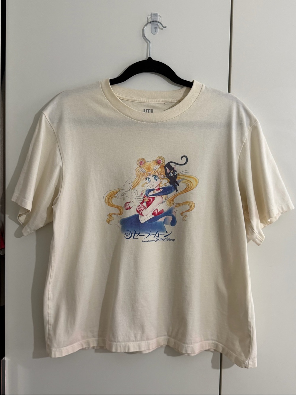 UNIQLO X SAILOR MOON cream boxy fit tee - medium unisex